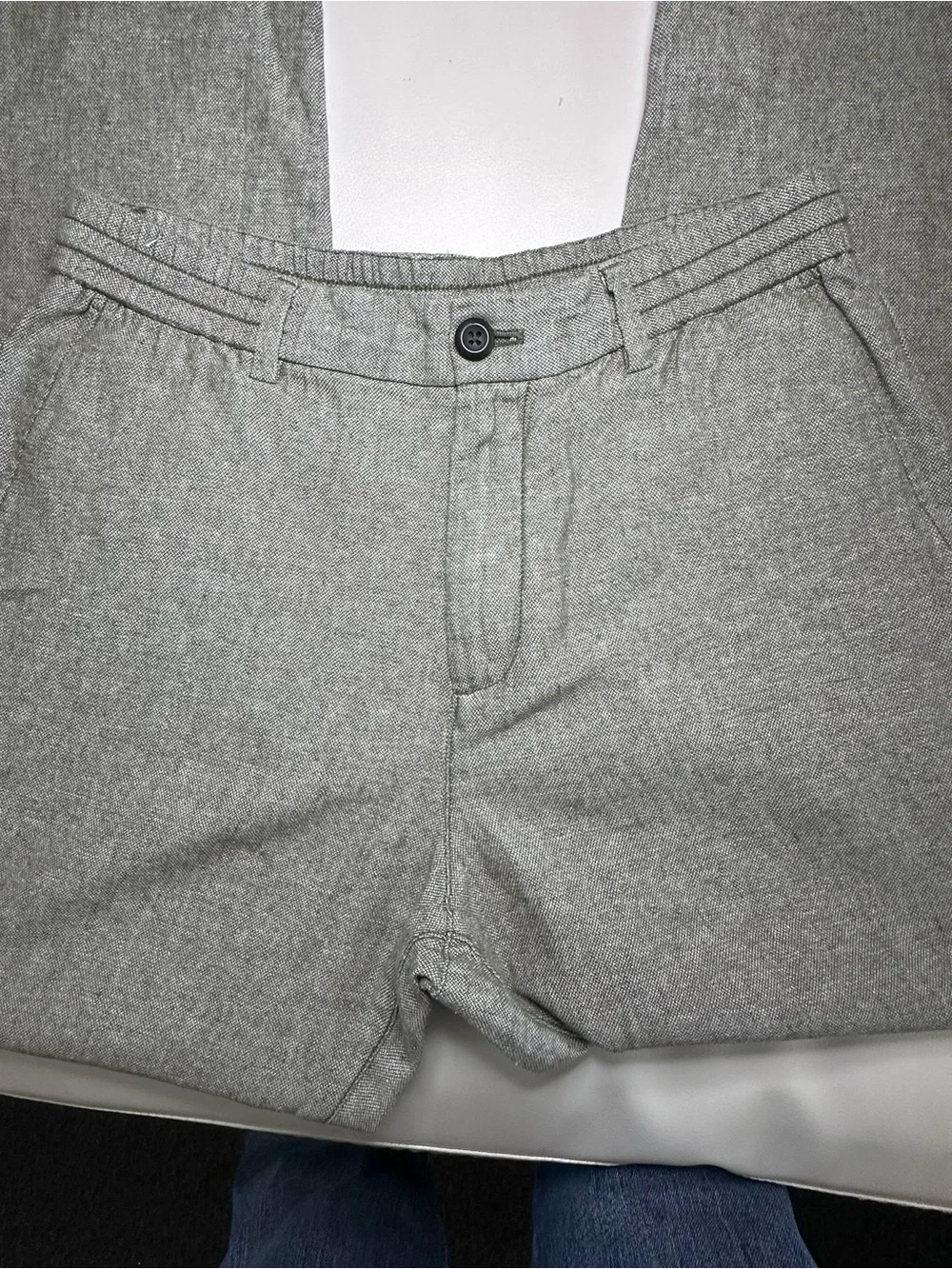 Banana Republic Men's Olive Green Casual Trousers-Athletic/Classic Straight Fit